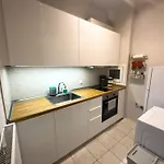 Project Leni 239 סלוניקי